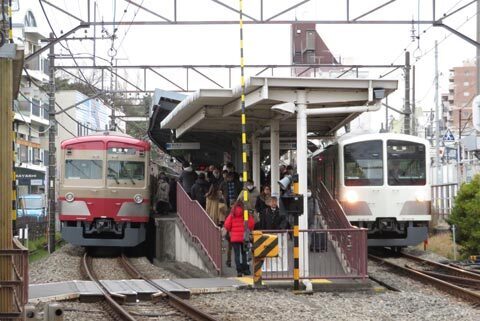 西武鉄道の赤電塗装車: ひとりごと